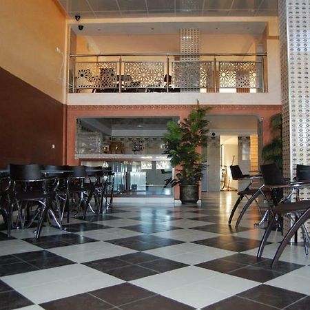 Hotel Amoudou فندق أمودو Тизнит Экстерьер фото