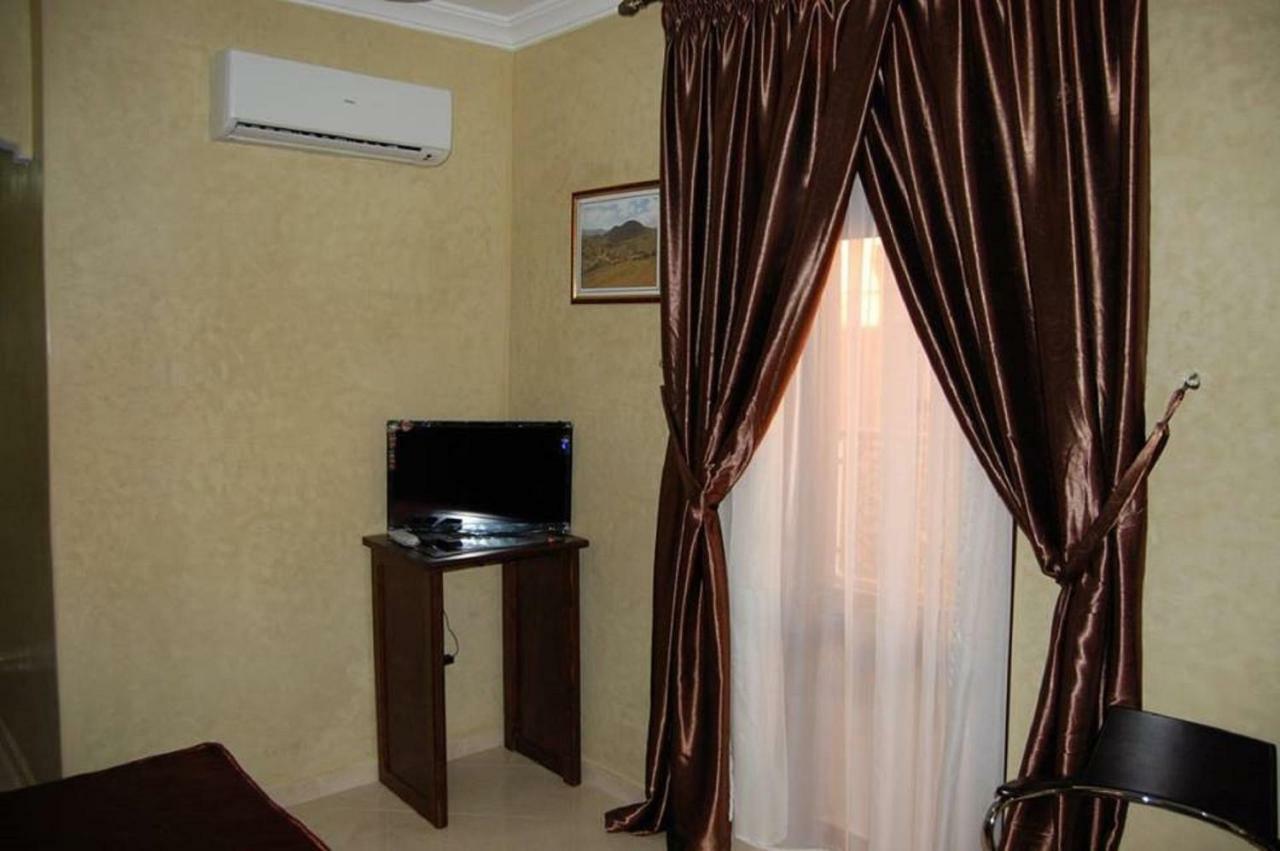 Hotel Amoudou فندق أمودو Тизнит Экстерьер фото