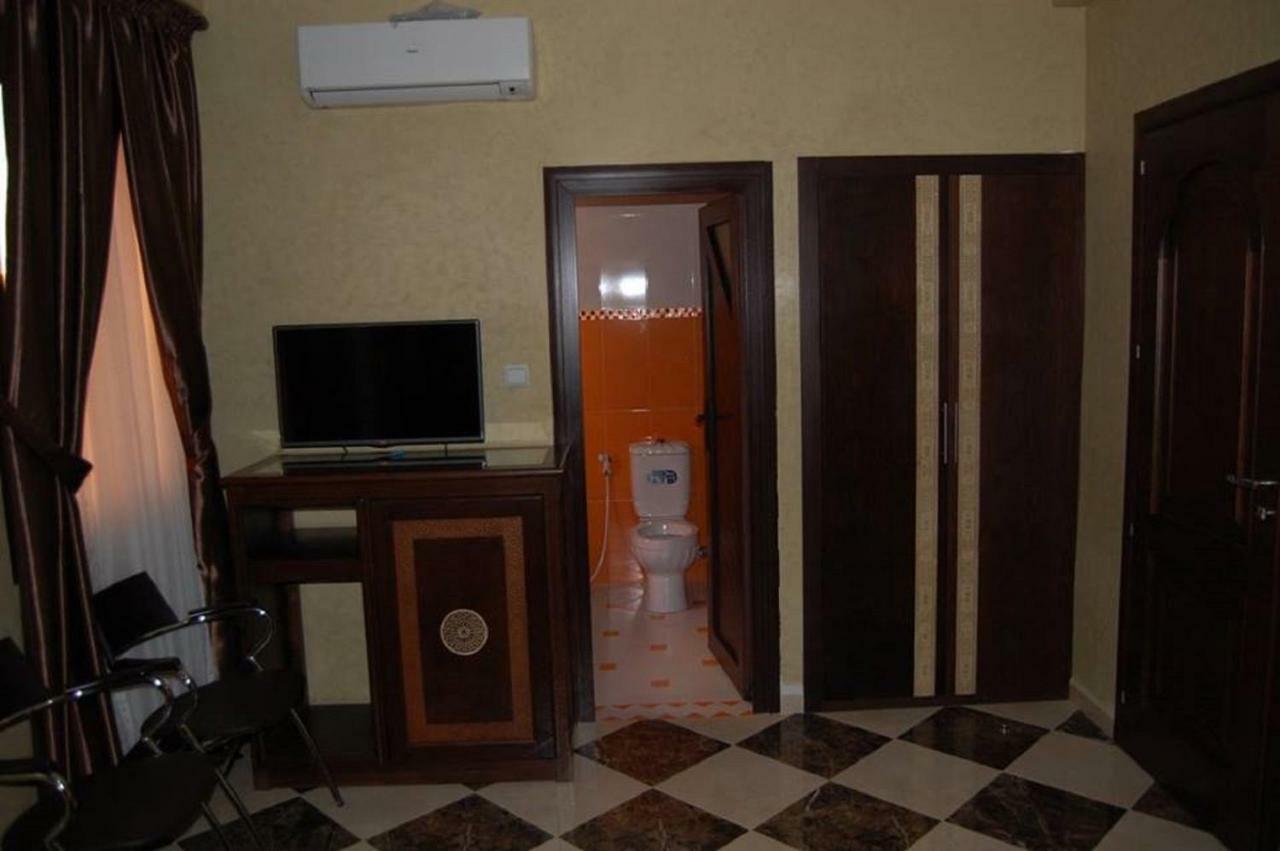 Hotel Amoudou فندق أمودو Тизнит Экстерьер фото